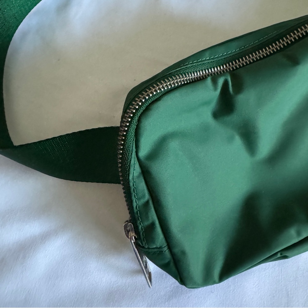 lululemon athletica Everglades Green Crossbody Bag - Picture 2 of 9